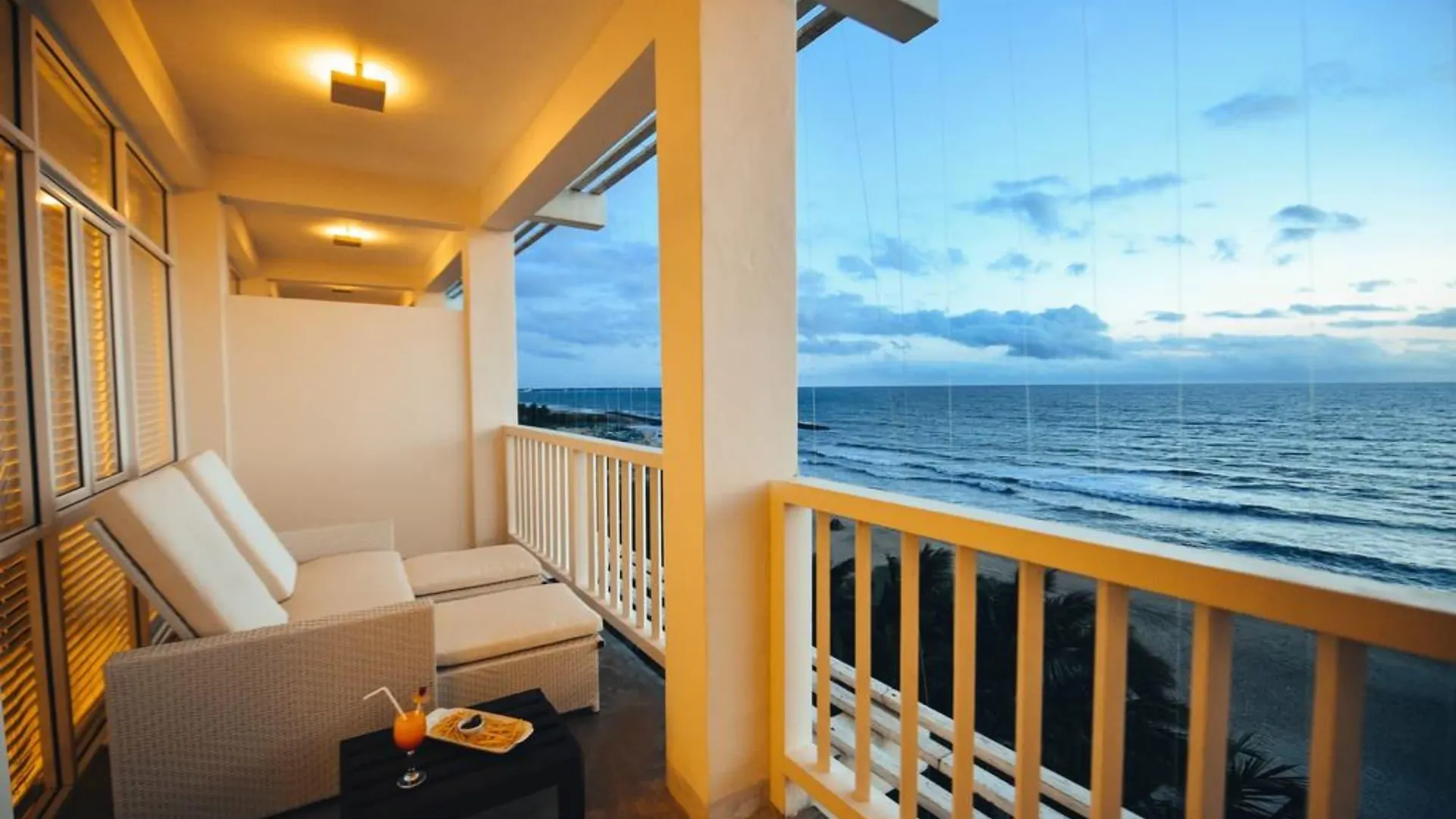 Beacon Beach Hotel Negombo
