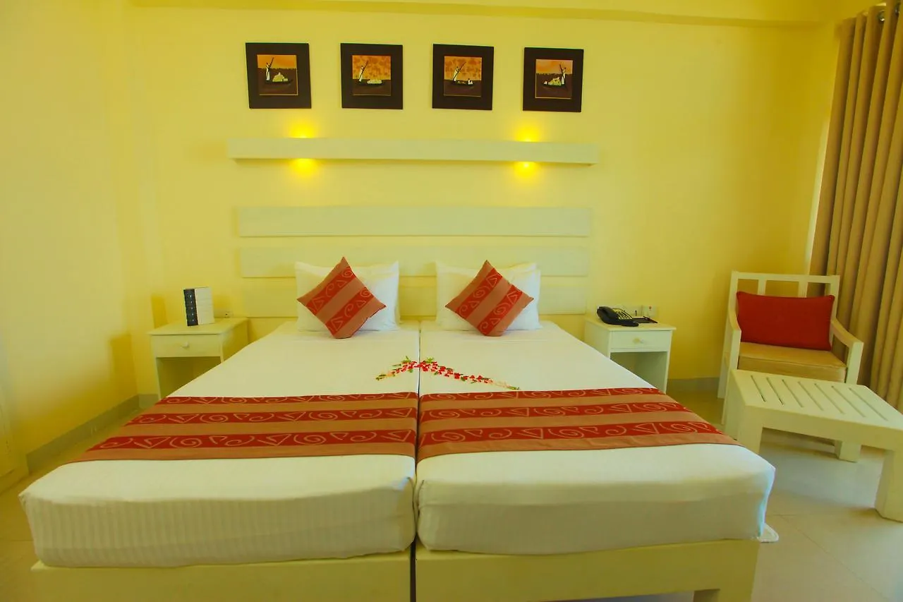 Beacon Beach Hotel Negombo
