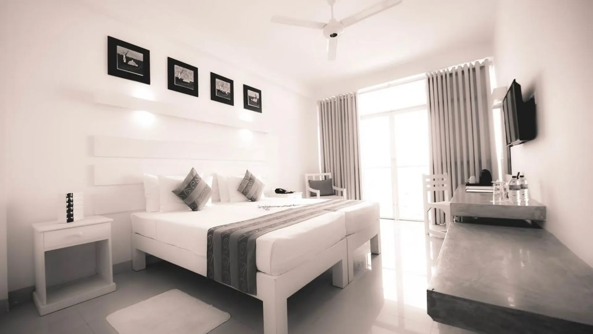 Beacon Beach Hotel Negombo