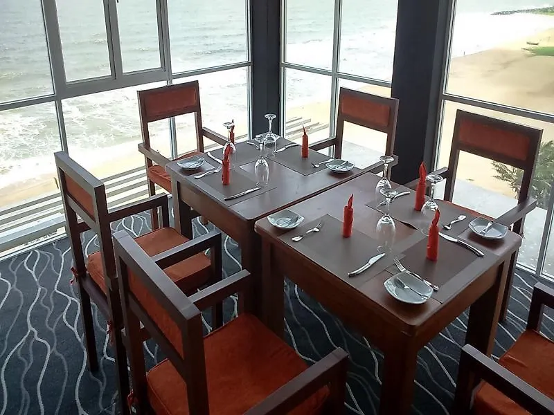 Beacon Beach Hotel Negombo